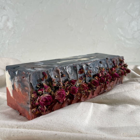 "Posie" Rose Clay & Activated Charcoal Artisan Soap Bar - Picture 5 of 9